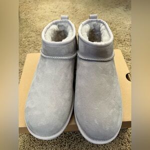 UGG Classic Ultra Mini Boots in Pale Smoke size 10 women’s New